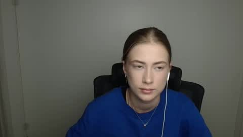 Emelie online show from 09/20/25, 05:19