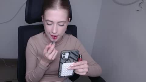 Emelie online show from 09/21/25, 11:12