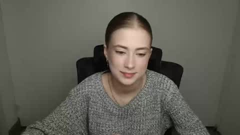 Emelie online show from 09/22/25, 05:20