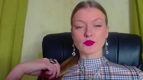 Snapshot of mysticvenus_ chatting on 12/05/25, 02:47 mysticvenus_ online show from 12/05/25, 02:47