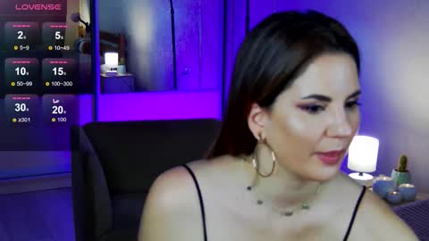 Angeline online show from 11/25/25, 06:30