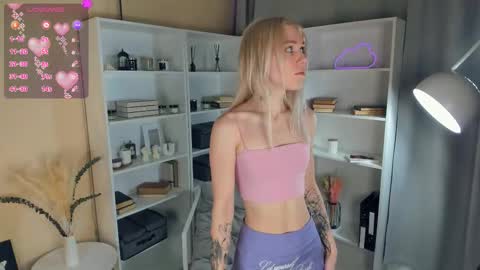 Snapshot of myviolet_rush chatting on 10/02/25, 07:10 Olivia or just olive online show from 10/02/25, 07:10