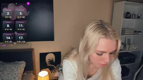 Snapshot of myviolet_rush chatting on 10/15/25, 08:09 Olivia or just olive online show from 10/15/25, 08:09