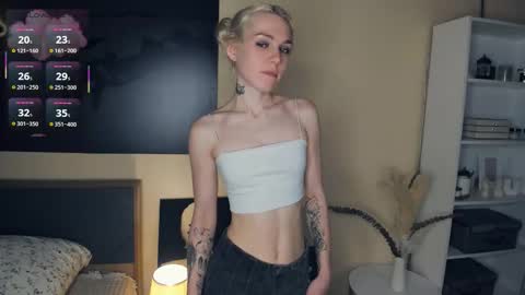 Snapshot of myviolet_rush chatting on 10/16/25, 07:26 Olivia or just olive online show from 10/16/25, 07:26