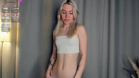 Snapshot of myviolet_rush chatting on 10/30/25, 07:25 Olivia or just olive online show from 10/30/25, 07:25