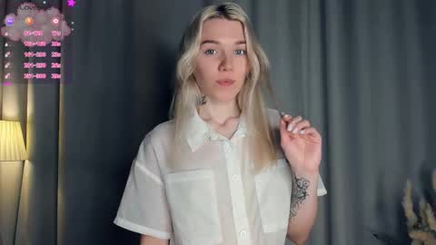 Snapshot of myviolet_rush chatting on 10/31/25, 07:48 Olivia or just olive online show from 10/31/25, 07:48