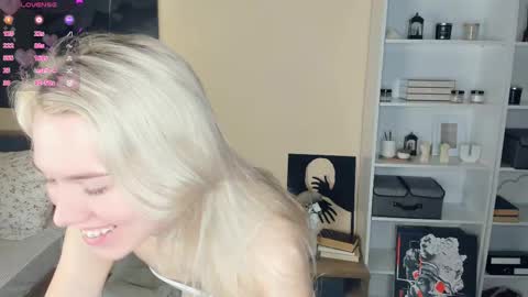 Olivia or just olive online show from 12/05/25, 07:32