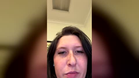 n0rmalgurl online show from 05/12/26, 07:33