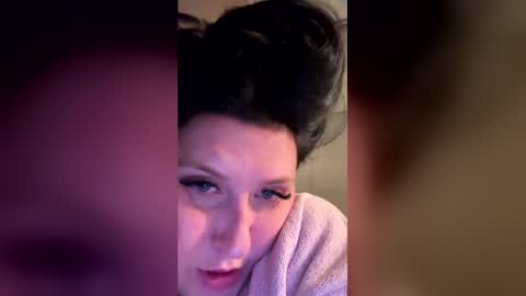n0rmalgurl online show from 05/28/26, 04:43
