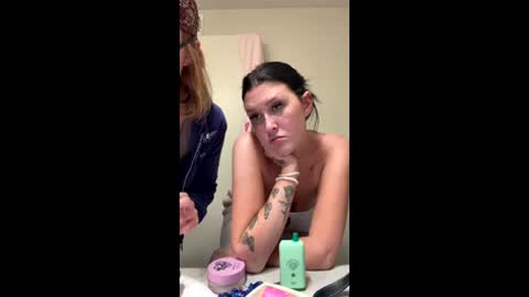 n0rmalgurl online show from 06/03/26, 01:41