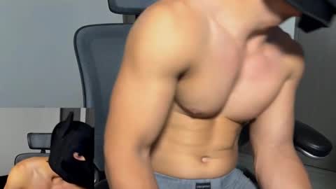 Snapshot of n1h1lv01d chatting on 09/29/25, 01:55 n1h1lv01d online show from 09/29/25, 01:55