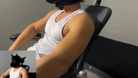 Snapshot of n1h1lv01d chatting on 10/19/25, 12:44 n1h1lv01d online show from 10/19/25, 12:44