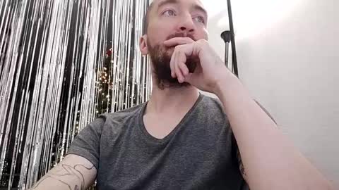 Snapshot of n22day22 chatting on 01/02/25, 10:22 Mr Bigmagnum online show from 01/02/25, 10:22