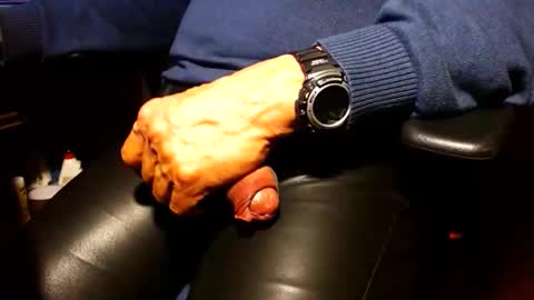 Snapshot of naaapa chatting on 12/18/25, 09:43 naaapa online show from 12/18/25, 09:43