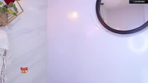 naamah_b online show from 12/06/24, 01:44