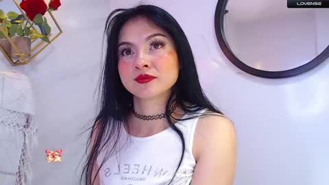 naamah_b online show from 12/06/24, 05:11