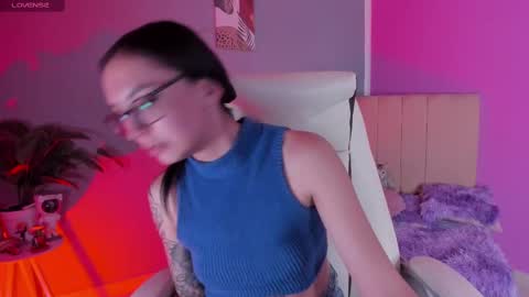 Snapshot of naath_ chatting on 11/18/25, 09:41 anny online show from 11/18/25, 09:41