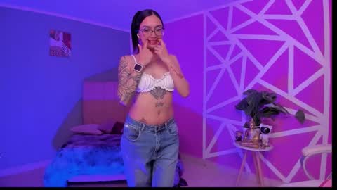 Snapshot of naath_ chatting on 02/01/26, 12:42 anny online show from 02/01/26, 12:42