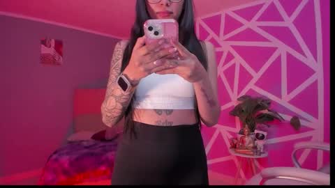 Snapshot of naath_ chatting on 02/04/26, 12:49 anny online show from 02/04/26, 12:49