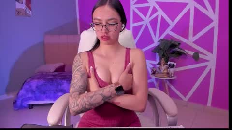Snapshot of naath_ chatting on 02/06/26, 09:18 anny online show from 02/06/26, 09:18
