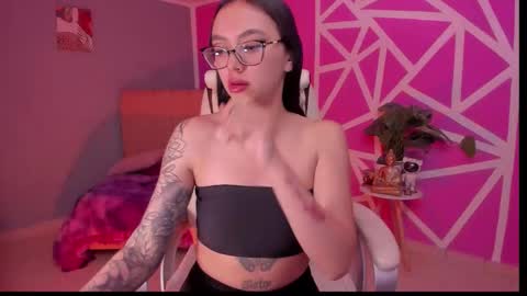 Snapshot of naath_ chatting on 02/07/26, 10:02 anny online show from 02/07/26, 10:02