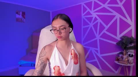 Snapshot of naath_ chatting on 02/14/26, 11:45 anny online show from 02/14/26, 11:45