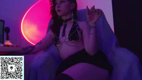 Snapshot of nadanadiaa chatting on 10/21/25, 09:04 nadanadiaa online show from 10/21/25, 09:04