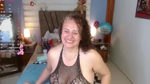 nadia_84 online show from 09/15/25, 12:05