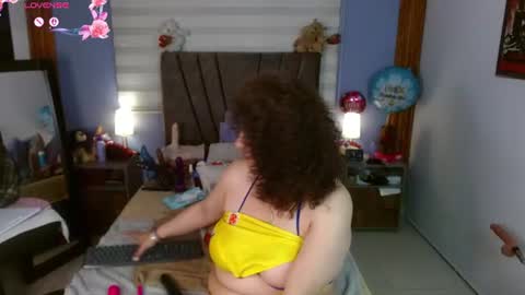 nadia_84 online show from 06/23/26, 07:45
