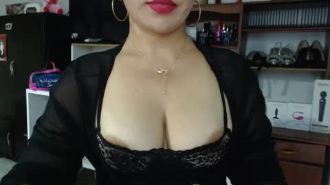Nadia  online show from 02/03/25, 07:29