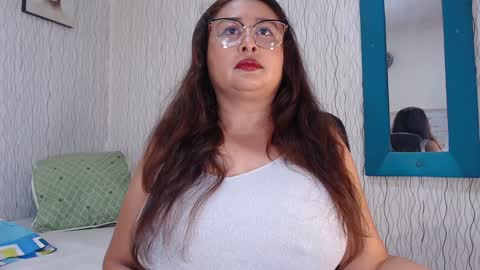 Nadia online show from 12/17/24, 10:44