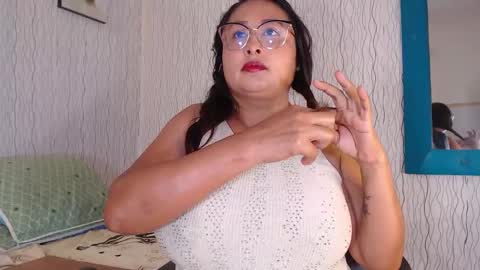 Nadia online show from 11/05/25, 10:15