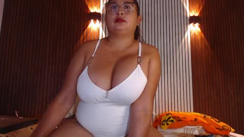 Nadia online show from 05/02/26, 09:36