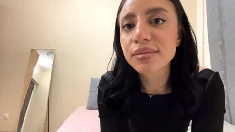 Snapshot of nadinevanni chatting on 05/31/26, 06:09 Leya online show from 05/31/26, 06:09