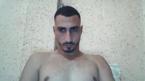 Snapshot of nadirff16 chatting on 09/14/25, 12:15 V online show from 09/14/25, 12:15