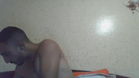 Snapshot of nadirff16 chatting on 09/26/25, 01:15 V online show from 09/26/25, 01:15