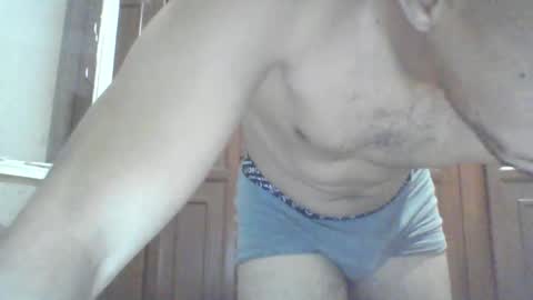 Snapshot of nadirff16 chatting on 09/29/25, 04:23 V online show from 09/29/25, 04:23