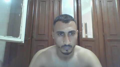 Snapshot of nadirff16 chatting on 10/05/25, 04:27 V online show from 10/05/25, 04:27