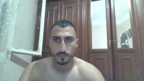 Snapshot of nadirff16 chatting on 10/13/25, 04:29 V online show from 10/13/25, 04:29