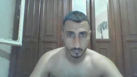 Snapshot of nadirff16 chatting on 10/19/25, 03:45 V online show from 10/19/25, 03:45