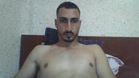 Snapshot of nadirff16 chatting on 10/22/25, 06:18 V online show from 10/22/25, 06:18