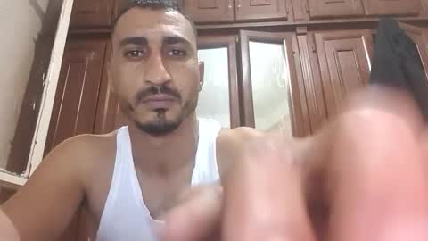 Snapshot of nadirff16 chatting on 11/02/25, 03:58 V online show from 11/02/25, 03:58