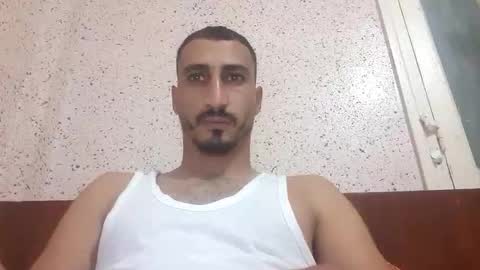 Snapshot of nadirff16 chatting on 11/12/25, 04:18 V online show from 11/12/25, 04:18