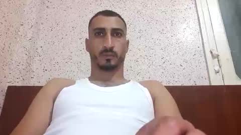 Snapshot of nadirff16 chatting on 11/17/25, 04:13 V online show from 11/17/25, 04:13