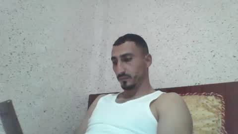 Snapshot of nadirff16 chatting on 11/19/25, 05:46 V online show from 11/19/25, 05:46