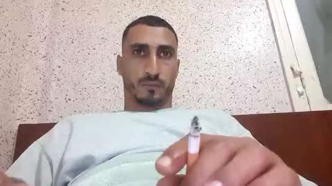 Snapshot of nadirff16 chatting on 11/26/25, 03:46 V online show from 11/26/25, 03:46