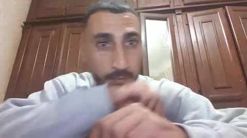 Snapshot of nadirff16 chatting on 11/30/25, 04:44 V online show from 11/30/25, 04:44