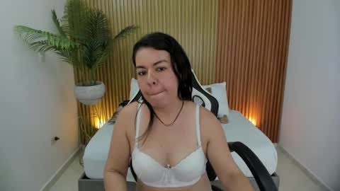 N A H I A online show from 01/02/25, 06:01
