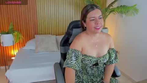 Snapshot of nahia_13 chatting on 01/19/26, 12:20 N A H I A online show from 01/19/26, 12:20