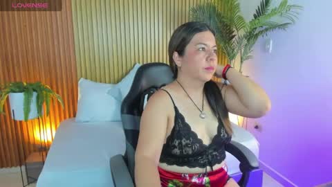 Snapshot of nahia_13 chatting on 04/13/26, 12:54 N A H I A online show from 04/13/26, 12:54